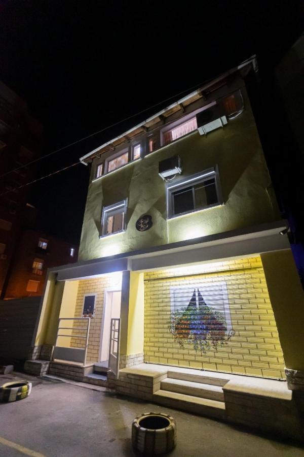 Relax Hostel Tirana Exterior foto