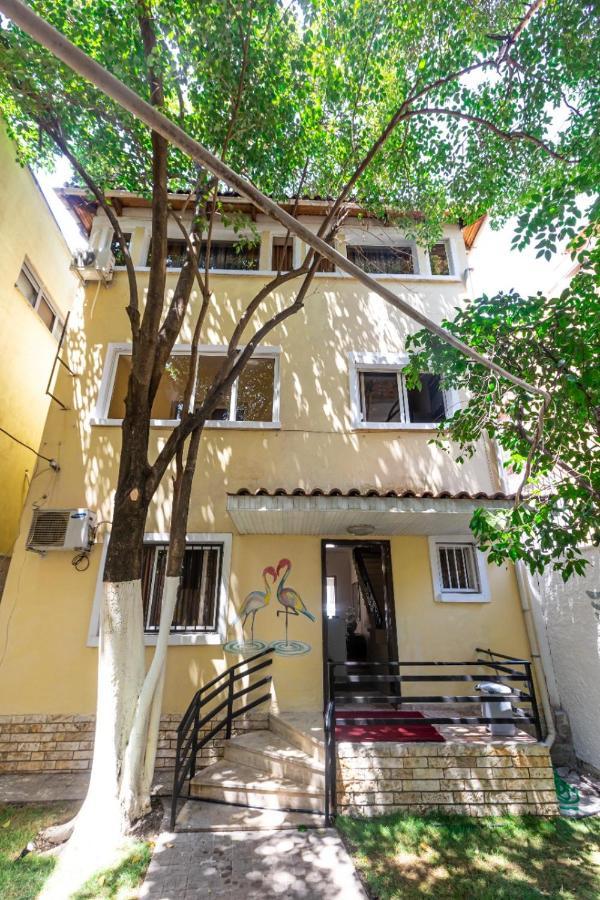 Relax Hostel Tirana Exterior foto
